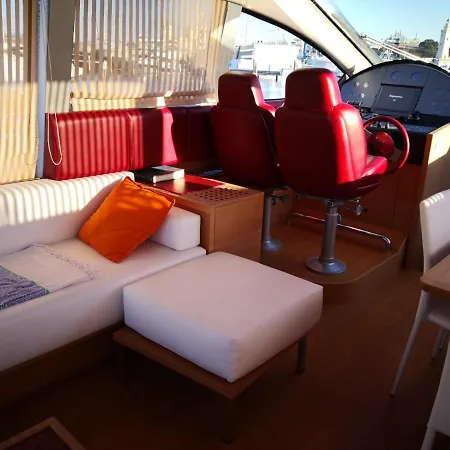 Botel Yacht Privato - Aicon