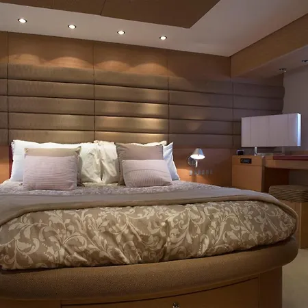 Botel Yacht Privato - Aicon
