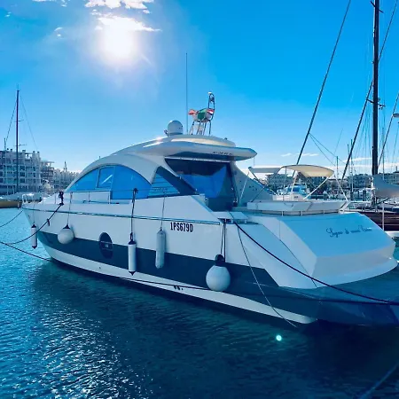 Botel Yacht Privato - Aicon
